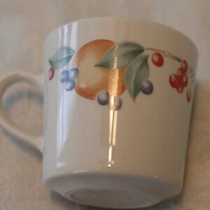 Corning USA Set of 5 Mugs Discontinued Abundance Pattern Cream Color with Fruit